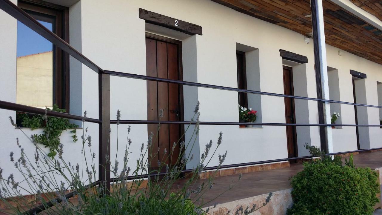 Hostal Almagro - Parking Bagian luar foto
